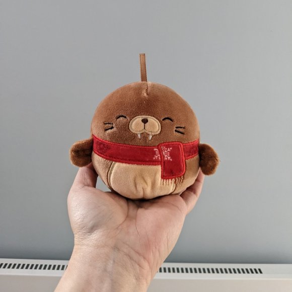 Squishmallow Bruce the Walrus - Picture 1 of 3